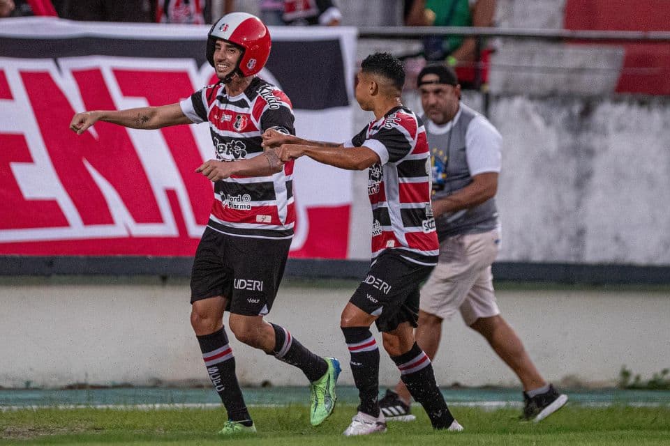 Santa Cruz mantém invencibilidade no Arruda, vence Sousa por 2 a 0 e assume liderança isolada da Série D