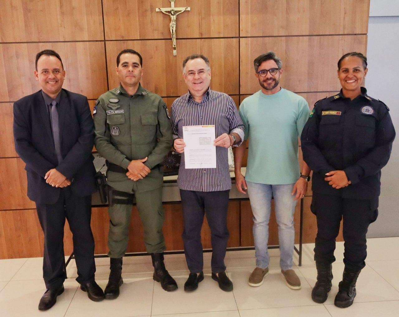 Prefeito Zeca Cavalcanti assina decreto e reforça segurança na Praça da Bandeira em Arcoverde